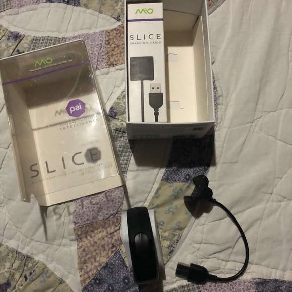 Mio Slice || Heart Rate & Fitness Tracker - Picture 2 of 14